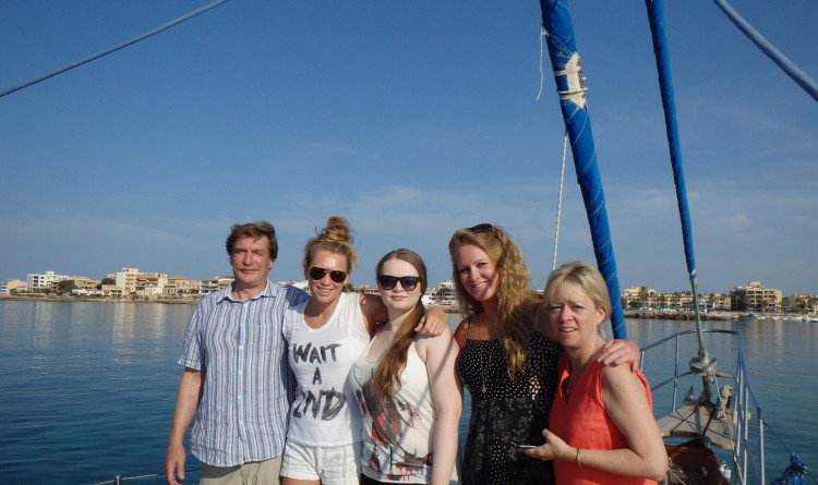 Navegar sobre un precioso velero de 22m alrededor de Mallorca